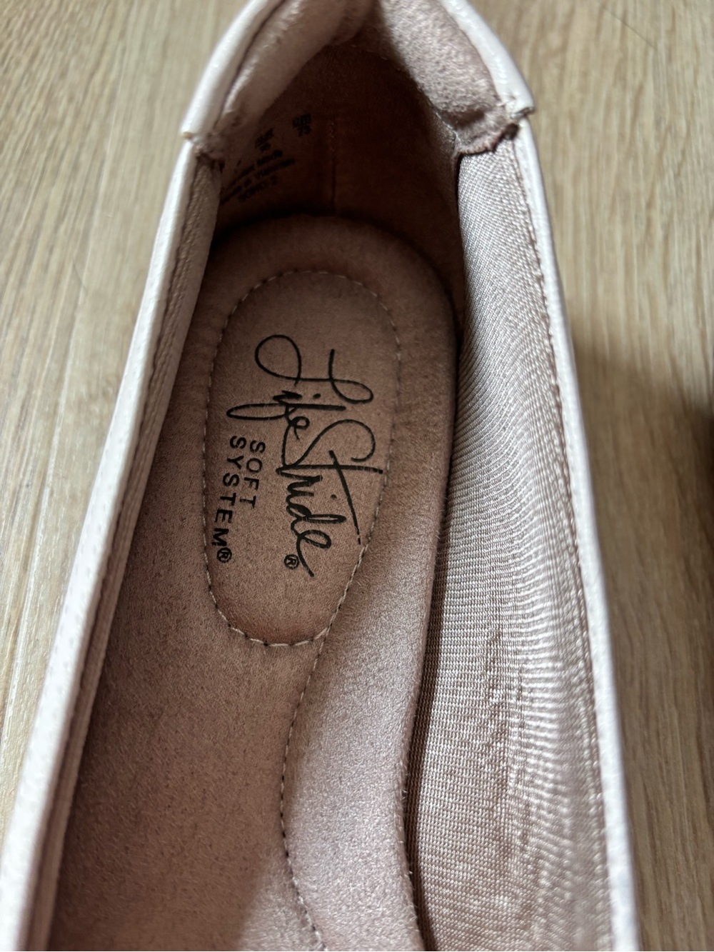 Life Stride Women’s Ballet Flat — Light Beige Comfort Slip-On size 6 - Picture 4 of 7